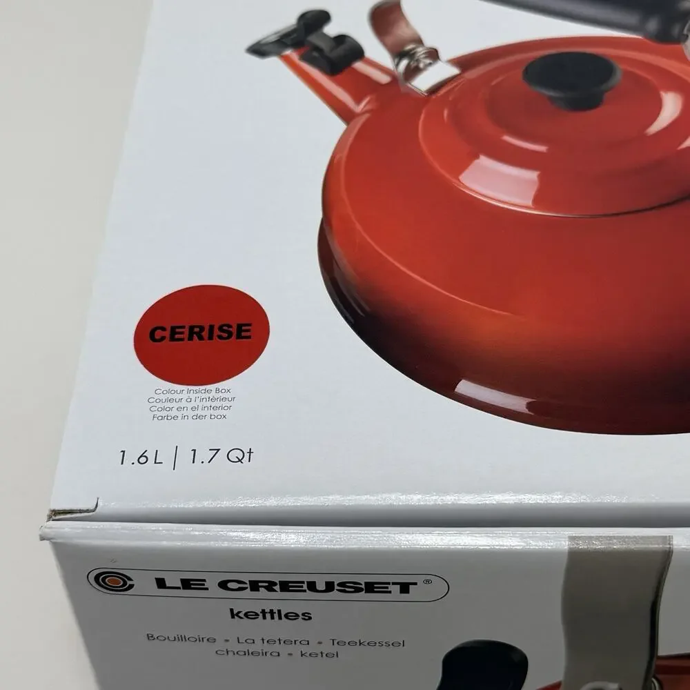 Le Creuset Classic Whistling Kettle 1.7 QT/1.6L Cerise w Gold Knob & Rims NWT